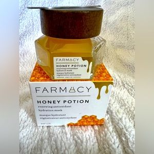 Intensely Hydrating + Strengthening Skin Moisture Barrier